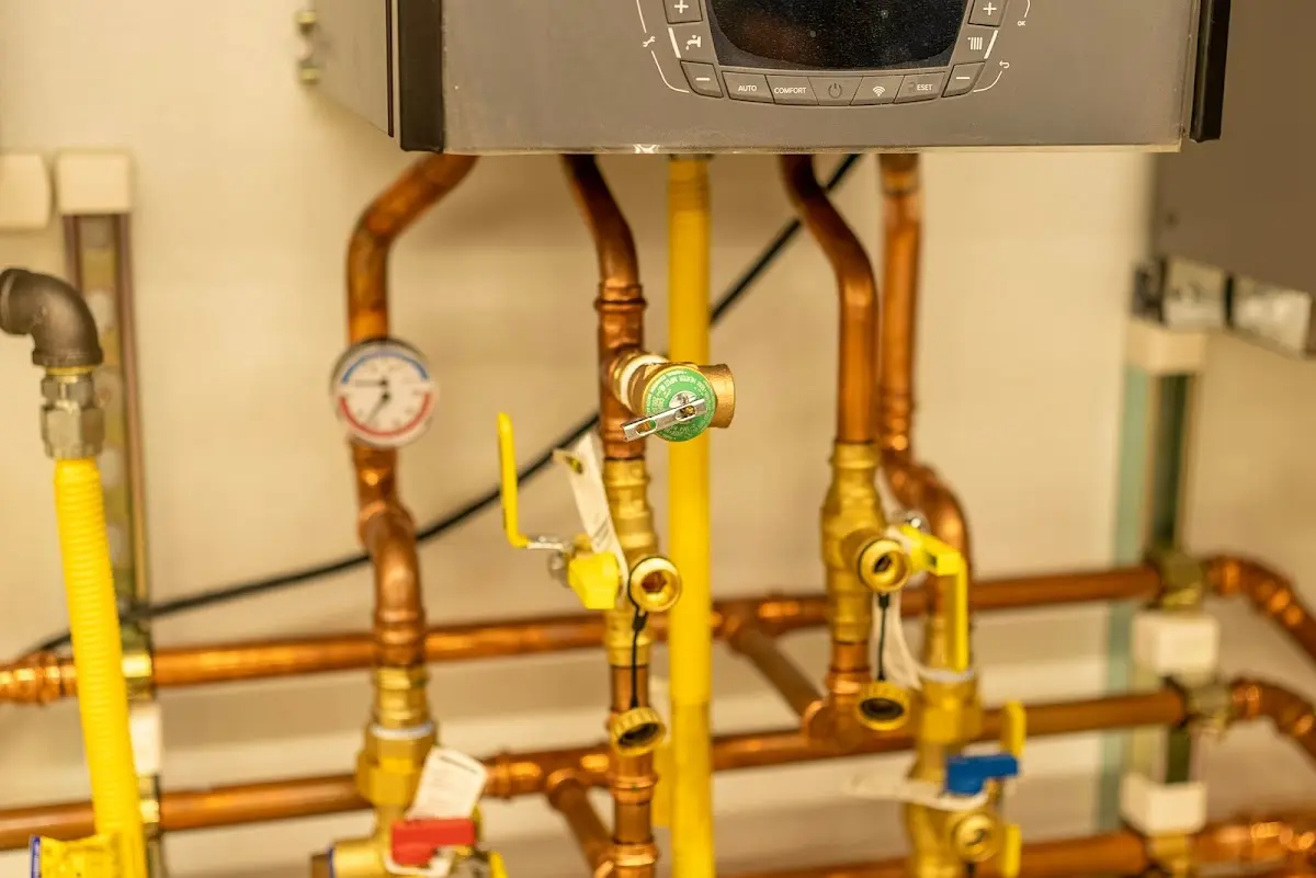 Licensed technician providing Emergency Plumbing for a homeowner in West Peoria